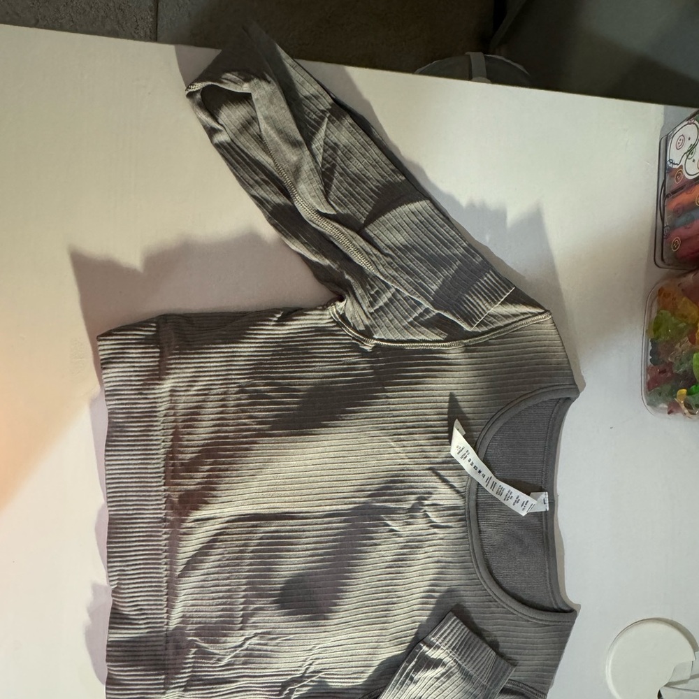 new with tags lululemon size 6 ebb to street padded cropped top